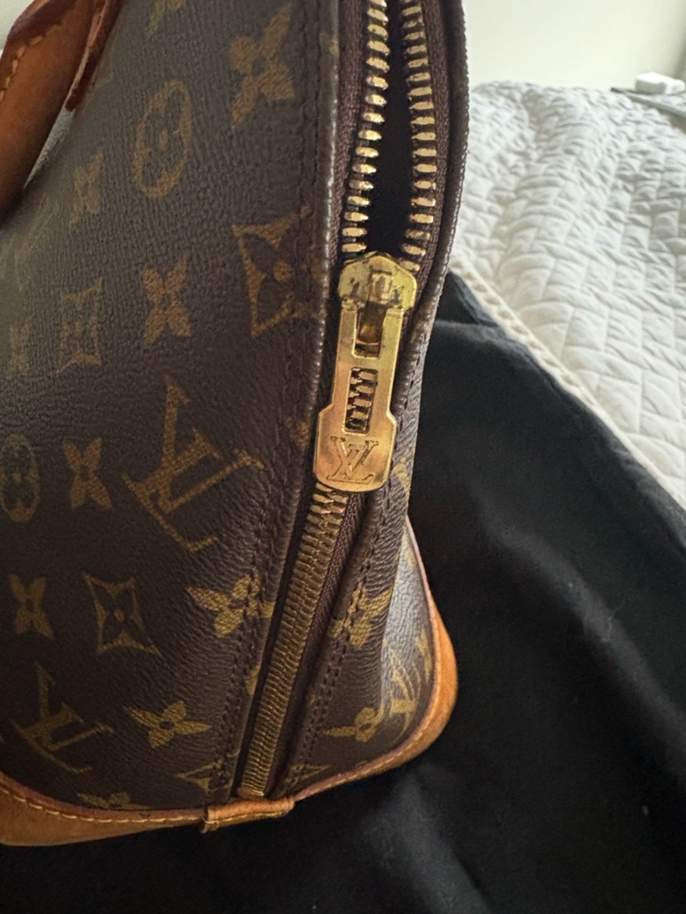Louis Vuitton Monogram Canvas Alma - Picture 7 of 9